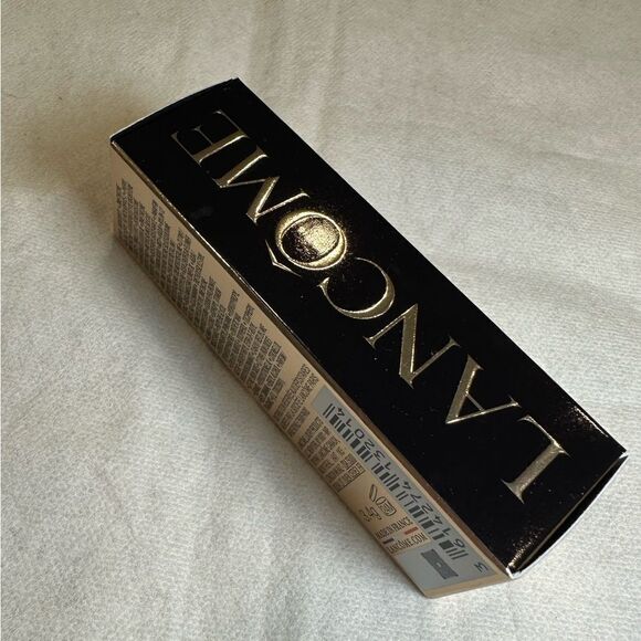 Lancôme L'Absolu Rouge Intimatte Buildable Soft Matte Lipstick Color 215 - Picture 3 of 6